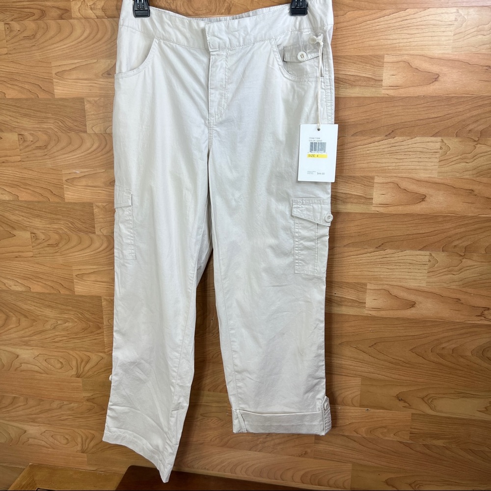 Caribbean Joe & Comapany Size 4 Color Sand Cropped Pants/Capris with 7 Pockets